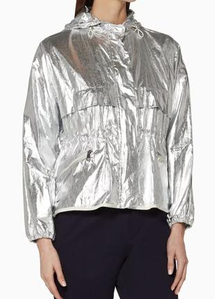 Легенька вкорочена куртка ( вітровка) від moncler
