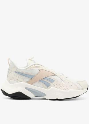 Весняно- літні кросівки від бренду reebok.