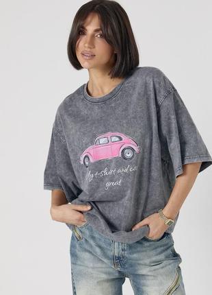 Футболка oversize з рожевим принтом авто