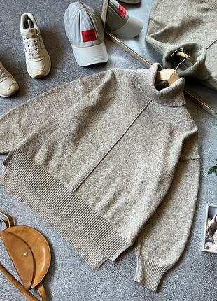 Шикарный оверсайз свитер h&m свободный бежевый коричневый под горло теплый