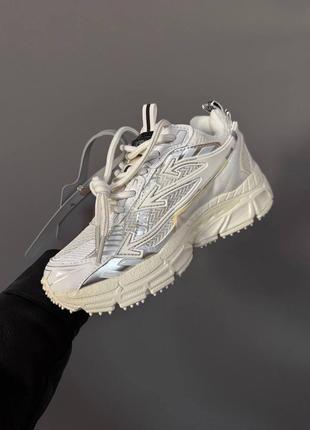 Кросівки off white