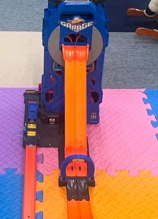 Hot wheels , хот вилс, хот вілс, трек, гараж , парковка