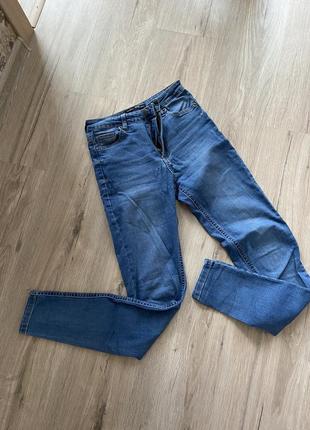 Джинсы bershka