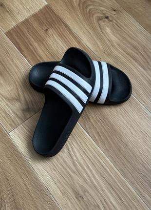 Шлепанцы adidas