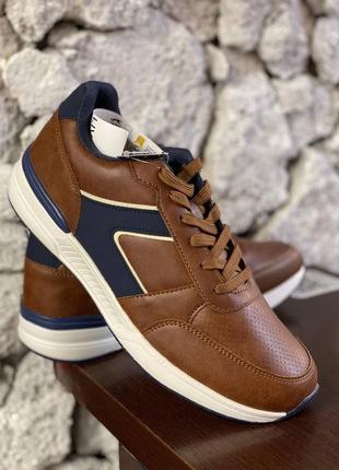 Демисезонные кроссовки livergy