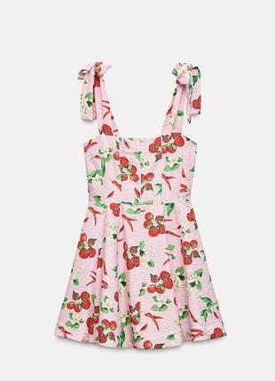 Стильное легкое платье zara с бантами на плечах в принт вишни