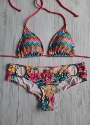 Яркий купальник треугольники шторки плавки с кольцами victoria's secret s розовый желтый голубой