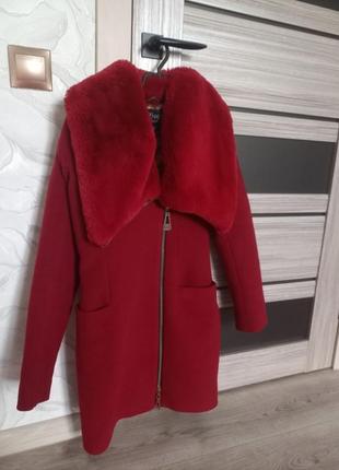 Демісезонне пальто 42 розміру