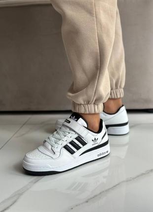 Кроссовки adidas forum