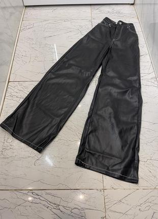 Шкіряні штани труби , кльош, палаццо bershka s