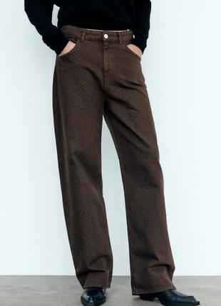Джинсы trf relaxed-fit oversize tapered с животным принтом и высокой посадкой