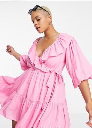 Рожева міні-сукня in the style plus x lorna luxe з горловиною і оборками