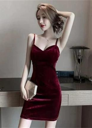 Сукня червона облягаюча міні
