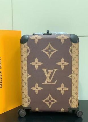 Чемодан lv
