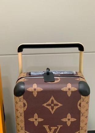 Чемодан lv5 фото