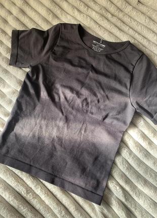 Женская футболка спортивная