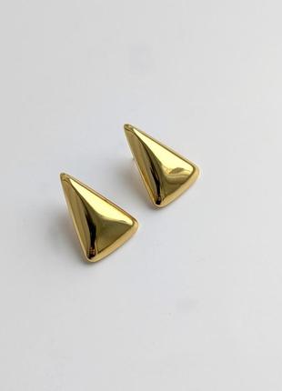 Золотистые треугольные серьги шарикчики из нержавеющей стали пусеты гвоздики геометрия
