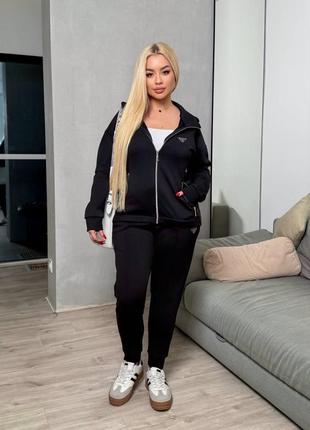 Спортивний костюм на весну. не кашлатиться