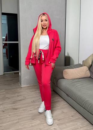 Спортивний костюм на весну. не кашлатиться