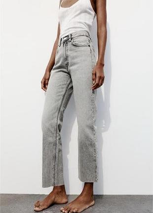 Прямі джинси zara 32 розмір