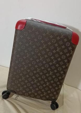 Чемодан lv
