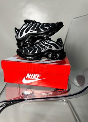 Кросівки nike air max plus “black/metallic silver" 10