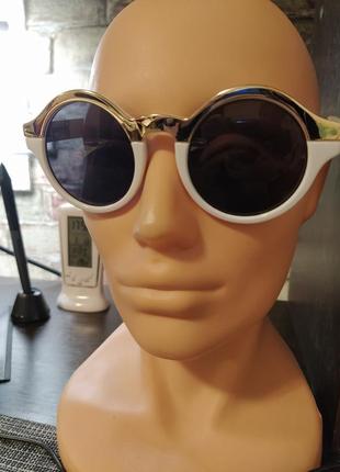 Солнечные очки круглые женские белые с золотом5 фото
