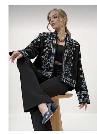 Женский oversize жакет с вышивкой3 фото