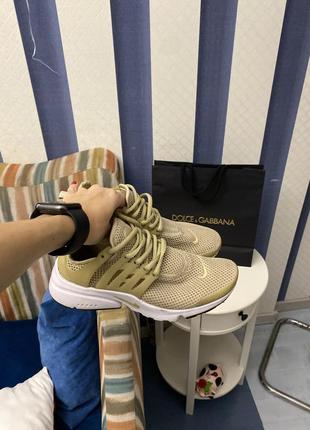 Nike кроссовки р. 36