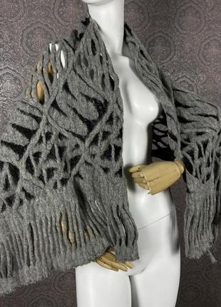 Шерстяной шарф в авангардном/готическом стиле