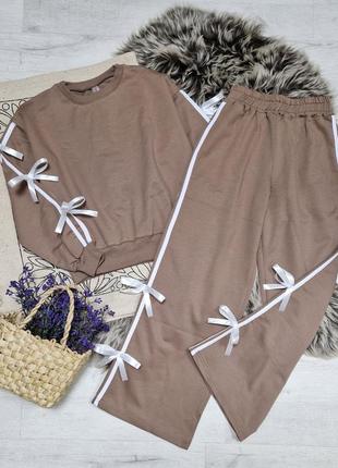 Красивый костюм для девочки