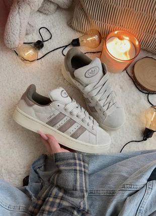 Жіночі кросівки адідас