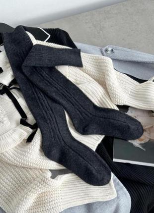 Женские зимние высокие шерстяные гольфы за колено кардишлер 36-40p.
шерстяные заколенники, гольфы за колено