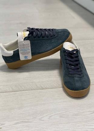 Кроссовки adidas gazelle, adidas panda, adidas terrex, adidas iniki, adidas samba, adidas iowa, adidas forum, adidas niteball