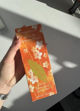 Green tea nectarine blossom elizabeth arden