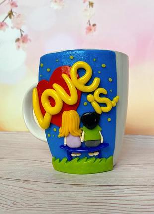 Подарочная чашка с 3д декором love is...
