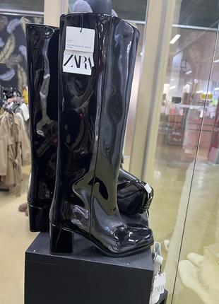 Лакированные сапоги от zara