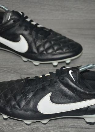 Продам кроссовки для футбола фрирма nike.