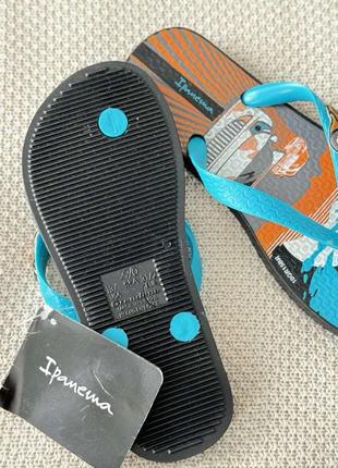 Яркие шлепки вьетнамки для мальчика ipanema