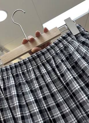 Длинная юбка макси с воланами рюшами клетка горох черно-белая2 фото