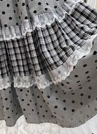Длинная юбка макси с воланами рюшами клетка горох черно-белая3 фото