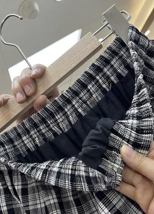 Длинная юбка макси с воланами рюшами клетка горох черно-белая5 фото