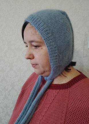 Вязаный чепец с длинными завязками