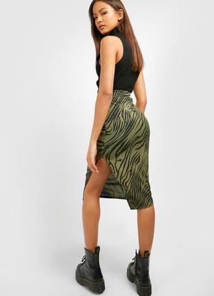 Юбка с разрезом в мелкий рубчик3 фото