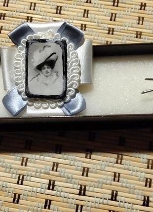 Оригінальні броші для панянок