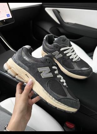 New balance 2002r black dark grey