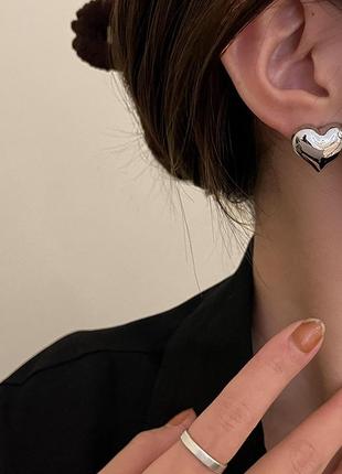 Серьги сердечки, трендовые серьги