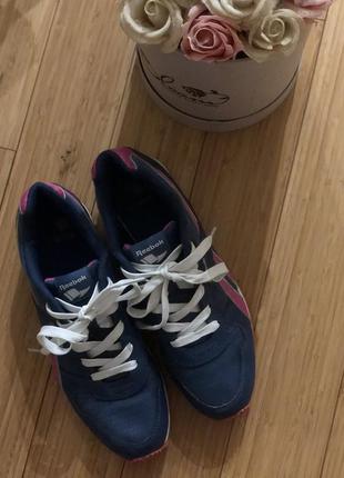 Кроссовки reebok + подарок