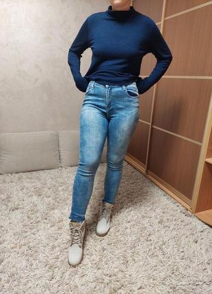 Джинсы скинни светлые