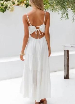 Романтичное белое платье с открытой спинкой